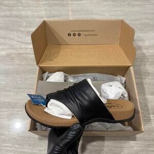 Taos gift 2 brand new